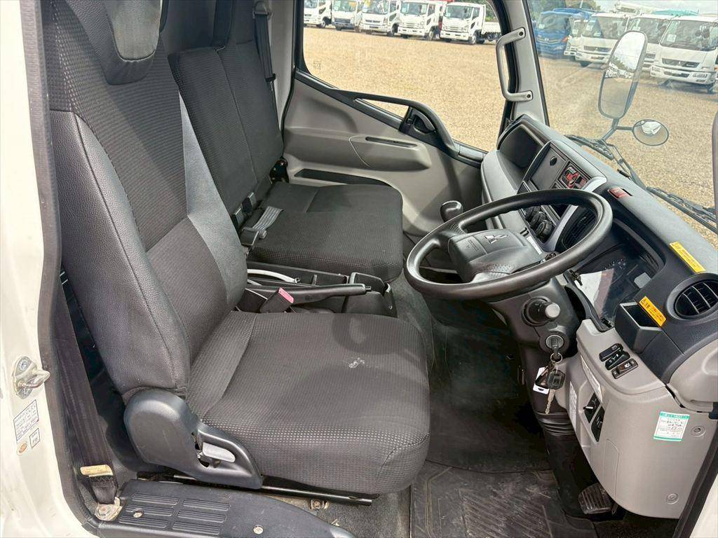 三菱ふそうキャンターアルミウイング小型（2t・3t）[写真19]