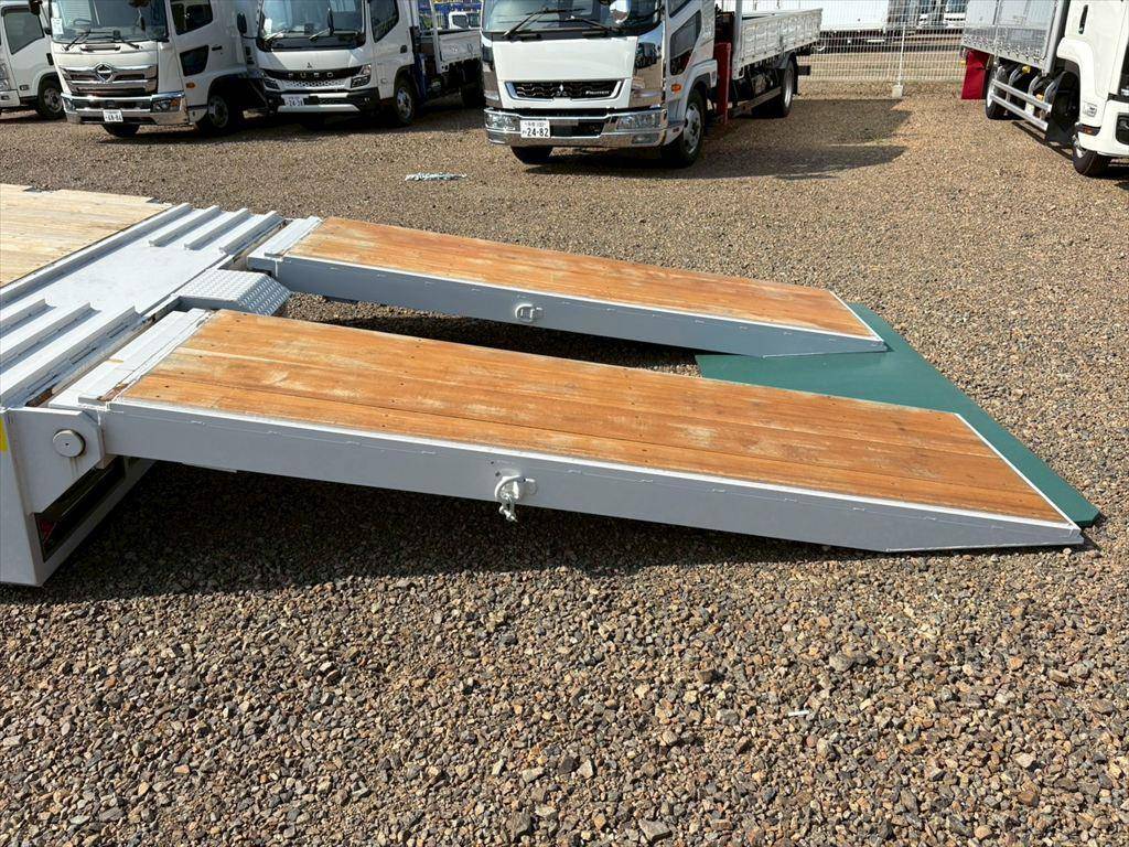 日野プロフィアセルフクレーン4段大型（10t）[写真10]