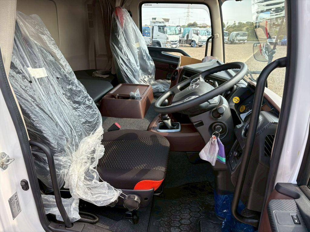 日野プロフィアセルフクレーン4段大型（10t）[写真18]