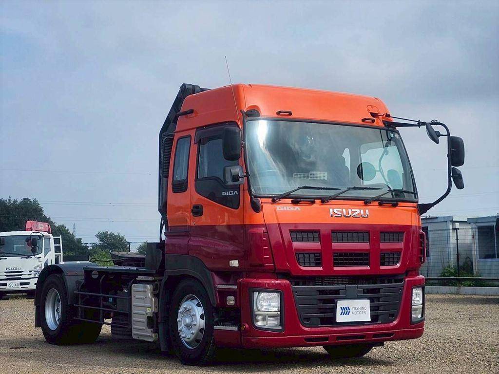 いすゞギガトレーラーヘッド（トラクターヘッド）大型（10t）[写真02]