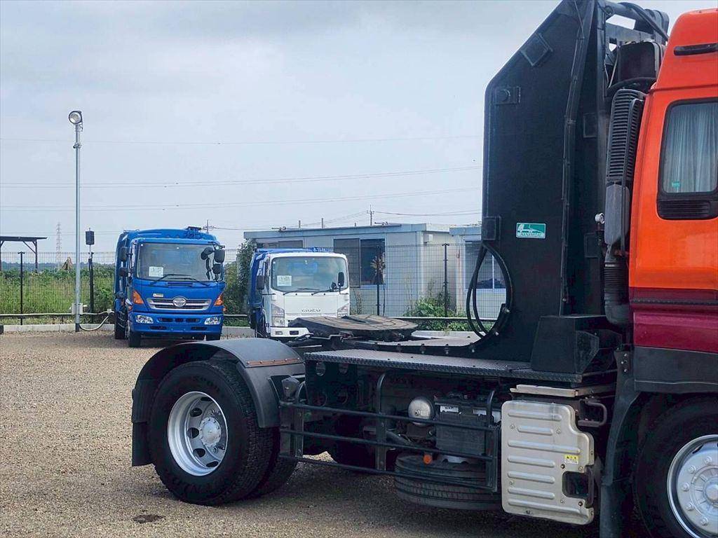 いすゞギガトレーラーヘッド（トラクターヘッド）大型（10t）[写真05]