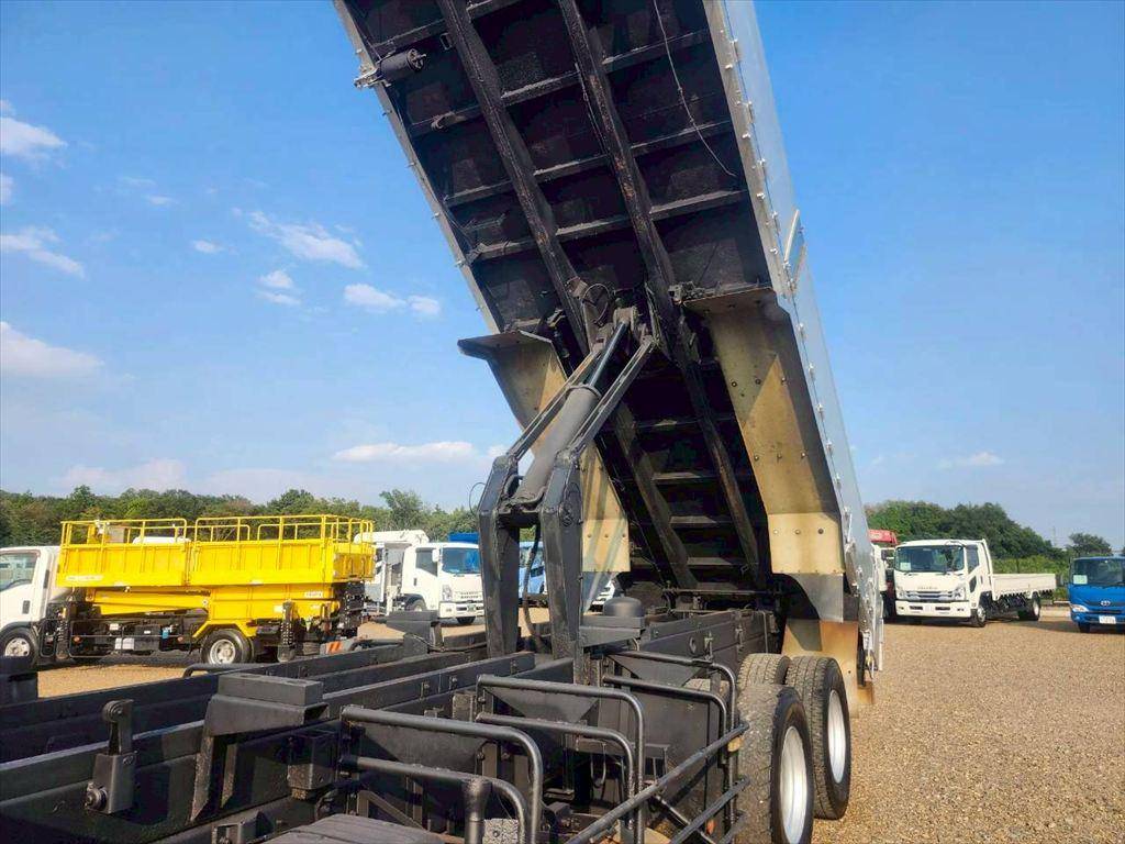 日野プロフィア深ダンプ（土砂禁ダンプ）大型（10t）[写真11]