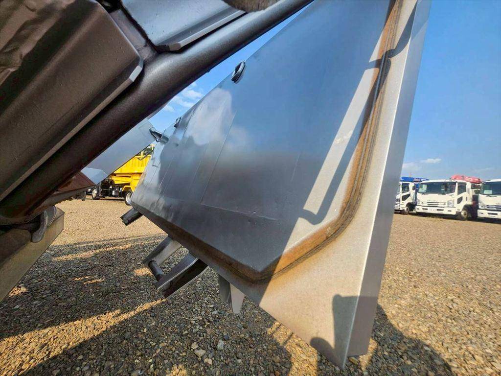 日野プロフィア深ダンプ（土砂禁ダンプ）大型（10t）[写真12]