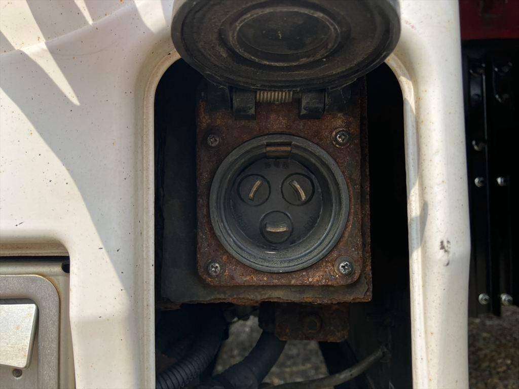 日野プロフィア冷凍車（冷蔵車）大型（10t）[写真12]