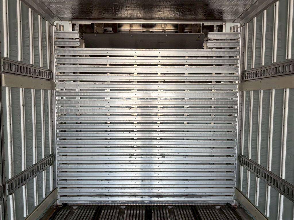 日野プロフィア冷凍車（冷蔵車）大型（10t）[写真05]