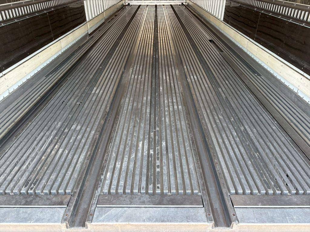 日野プロフィア冷凍車（冷蔵車）大型（10t）[写真06]