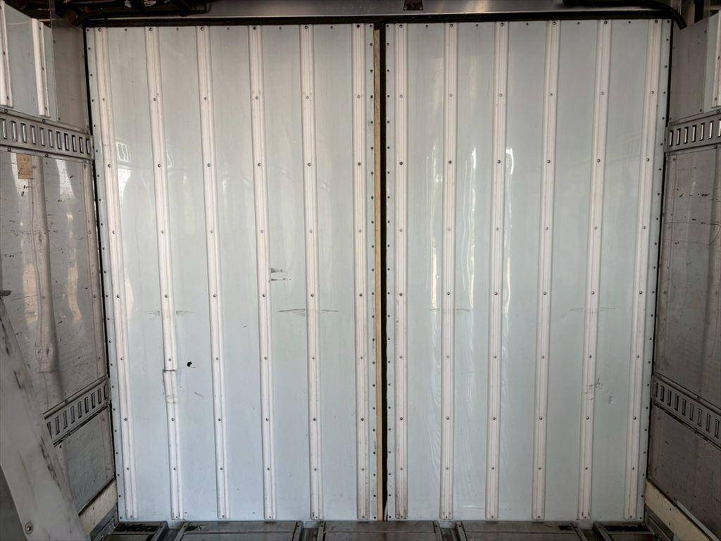 日野プロフィア冷凍車（冷蔵車）大型（10t）[写真09]