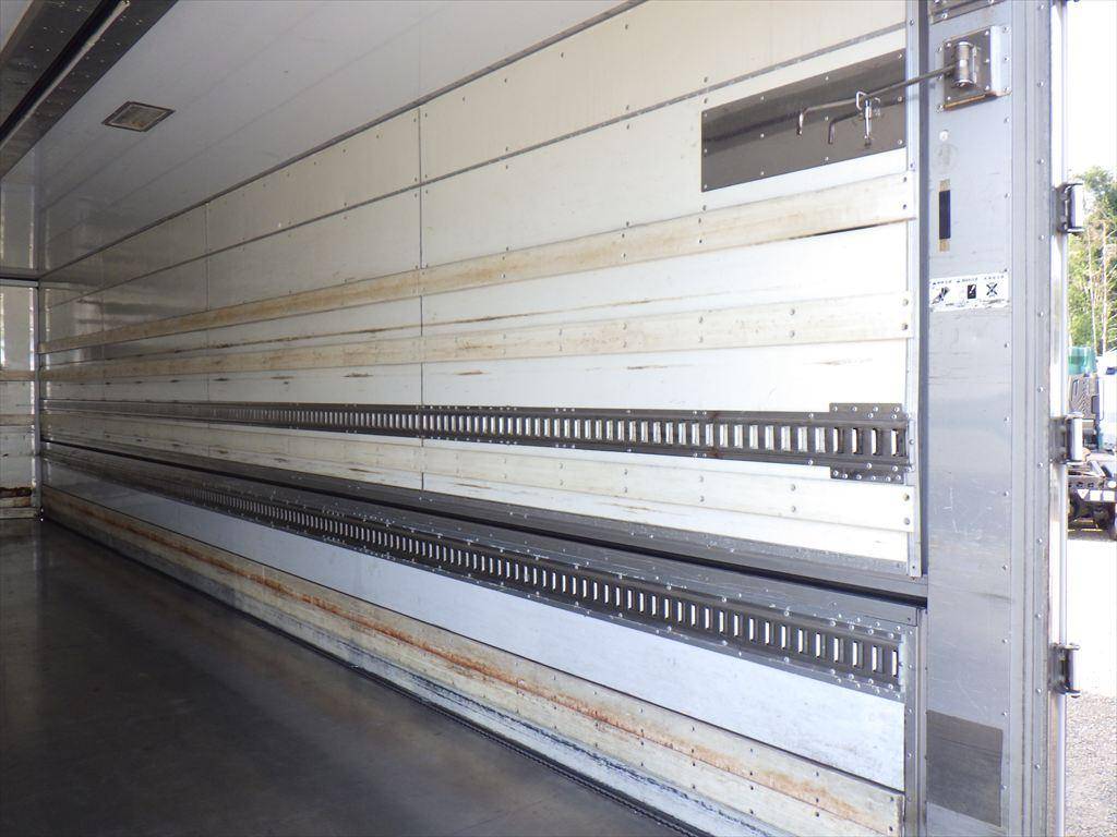 三菱ふそうスーパーグレート冷蔵冷凍ウイング大型（10t）[写真10]