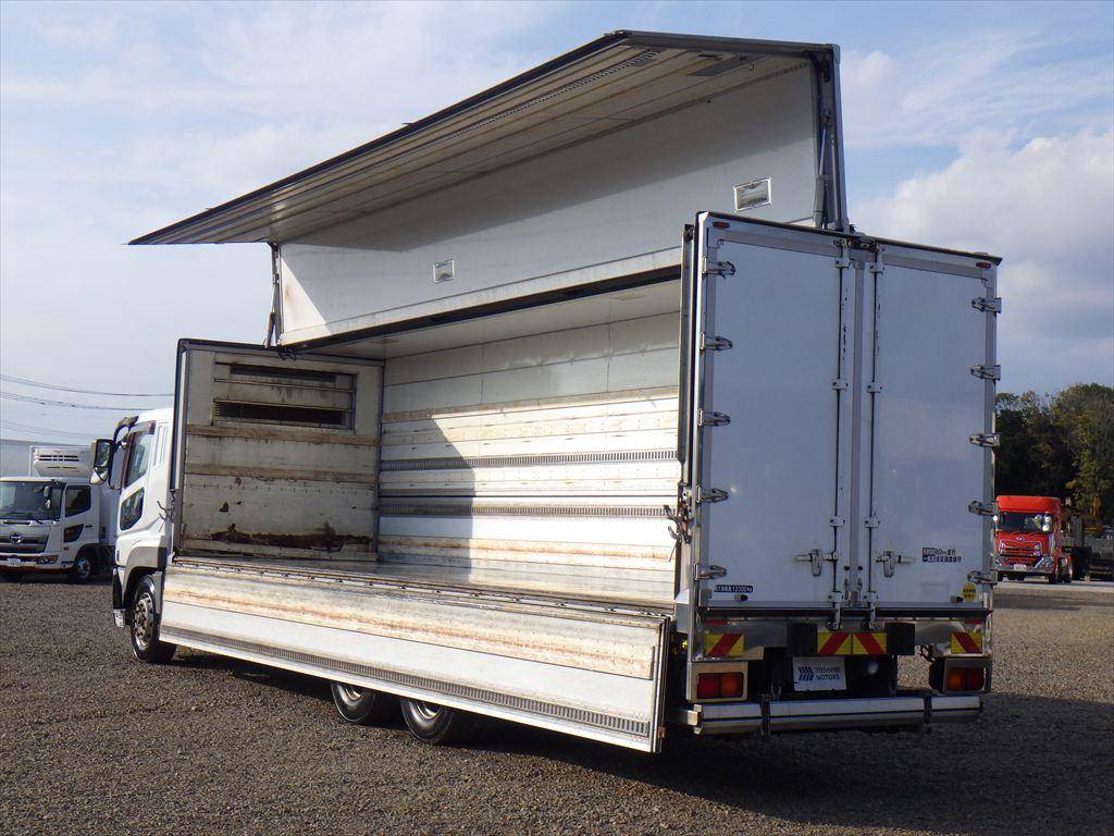 三菱ふそうスーパーグレート冷蔵冷凍ウイング大型（10t）[写真12]