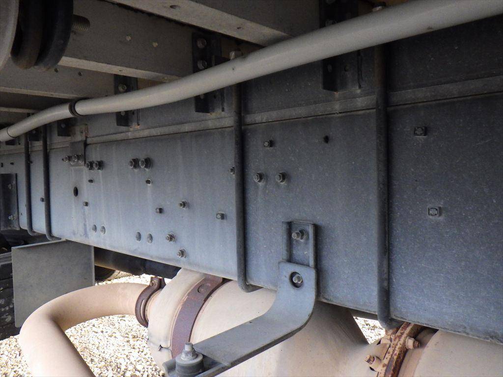 三菱ふそうスーパーグレート冷蔵冷凍ウイング大型（10t）[写真14]