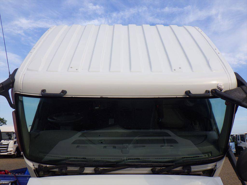 三菱ふそうスーパーグレート冷蔵冷凍ウイング大型（10t）[写真18]