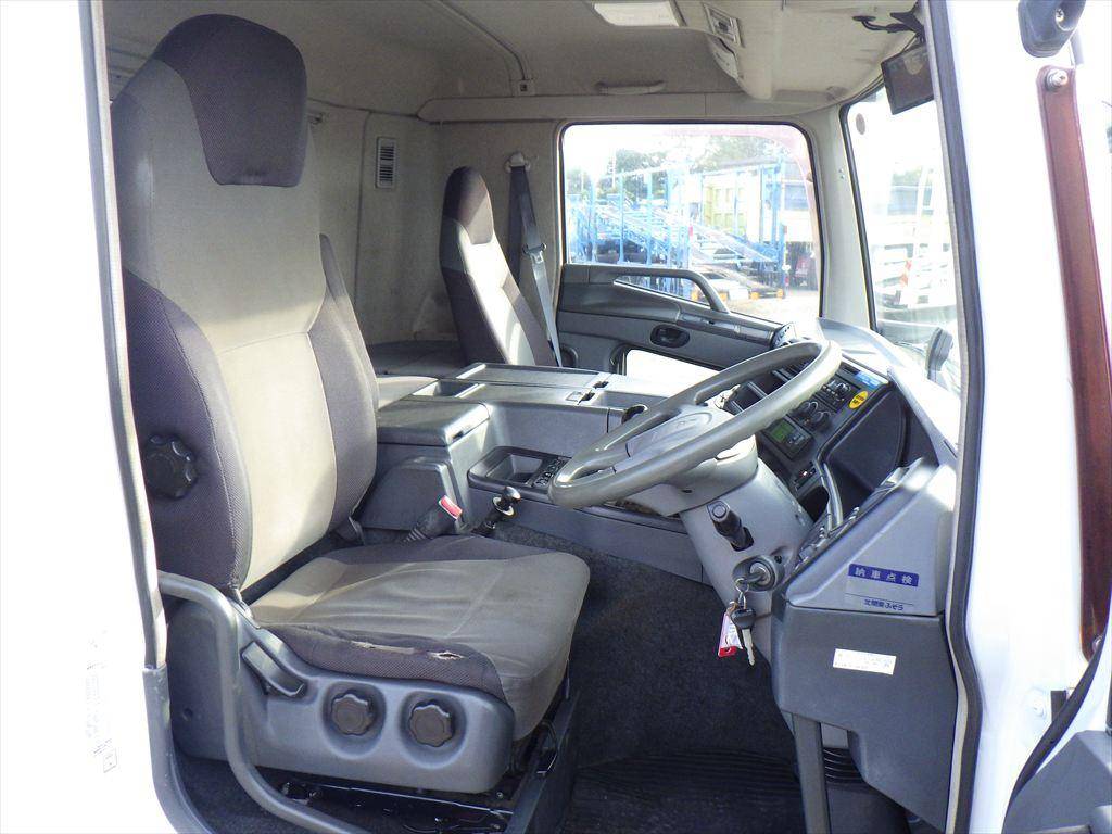 三菱ふそうスーパーグレート冷蔵冷凍ウイング大型（10t）[写真19]