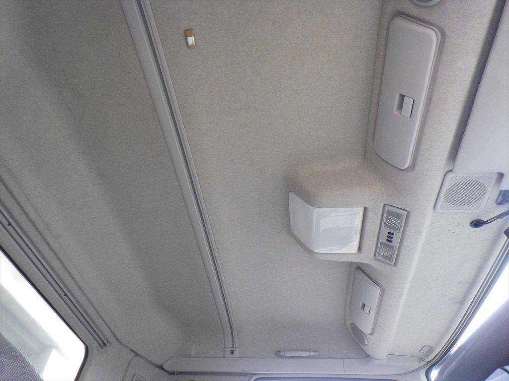 三菱ふそうスーパーグレート冷蔵冷凍ウイング大型（10t）[写真22]