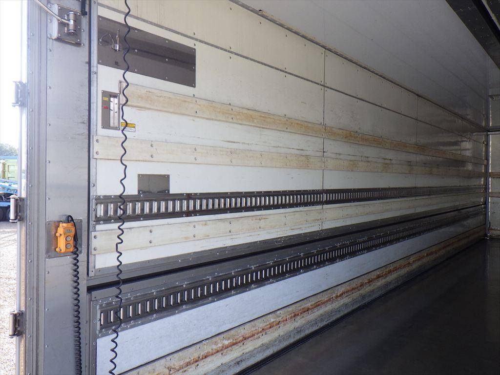 三菱ふそうスーパーグレート冷蔵冷凍ウイング大型（10t）[写真09]