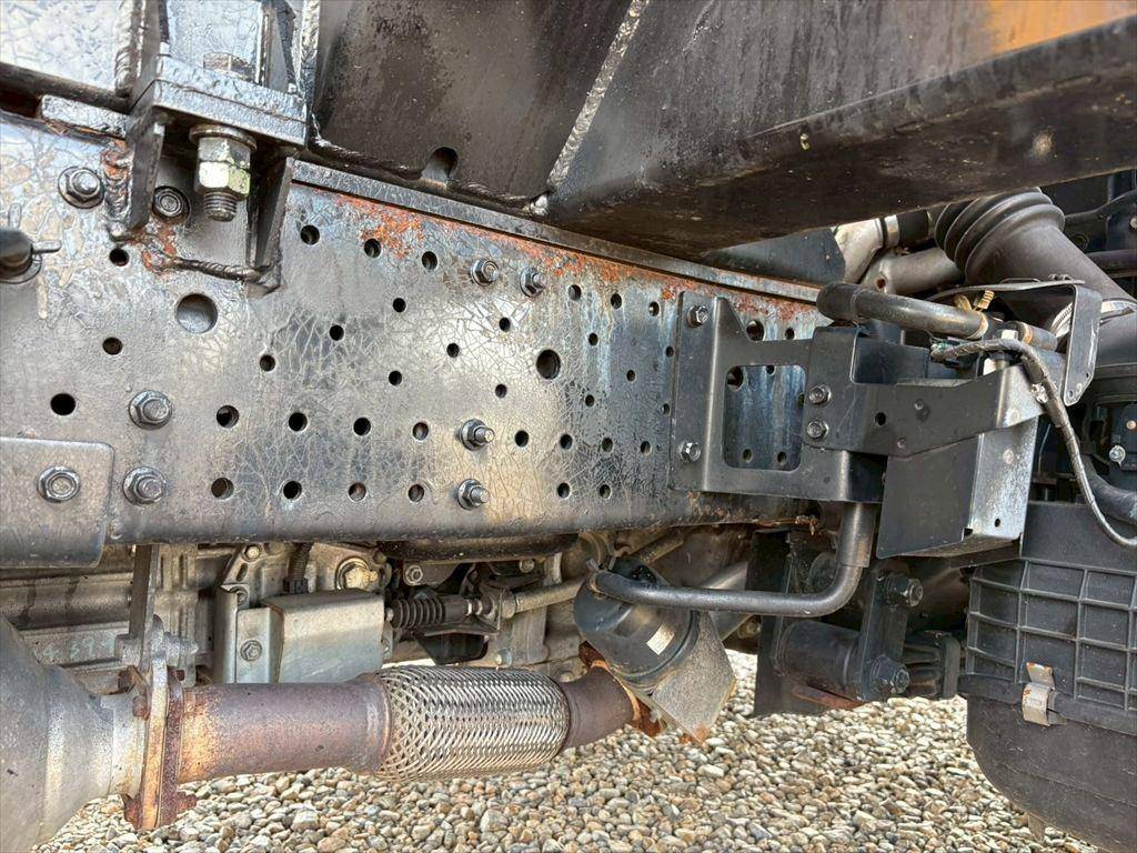 いすゞエルフ高所作業車小型（2t・3t）[写真16]