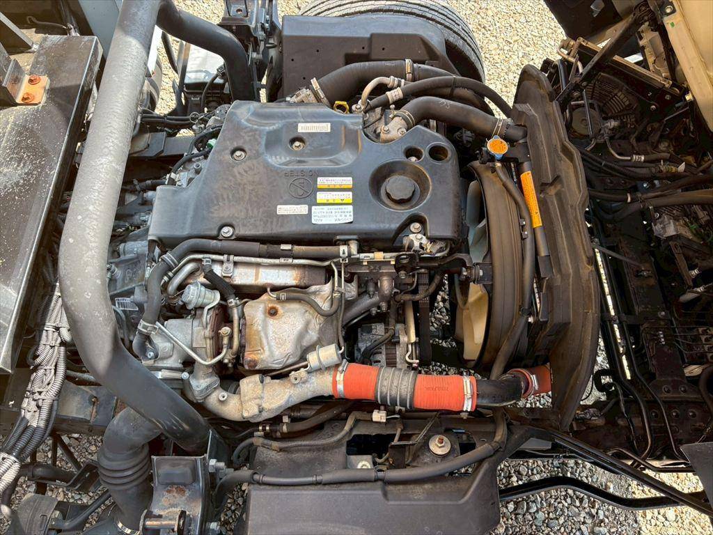 いすゞエルフ高所作業車小型（2t・3t）[写真17]