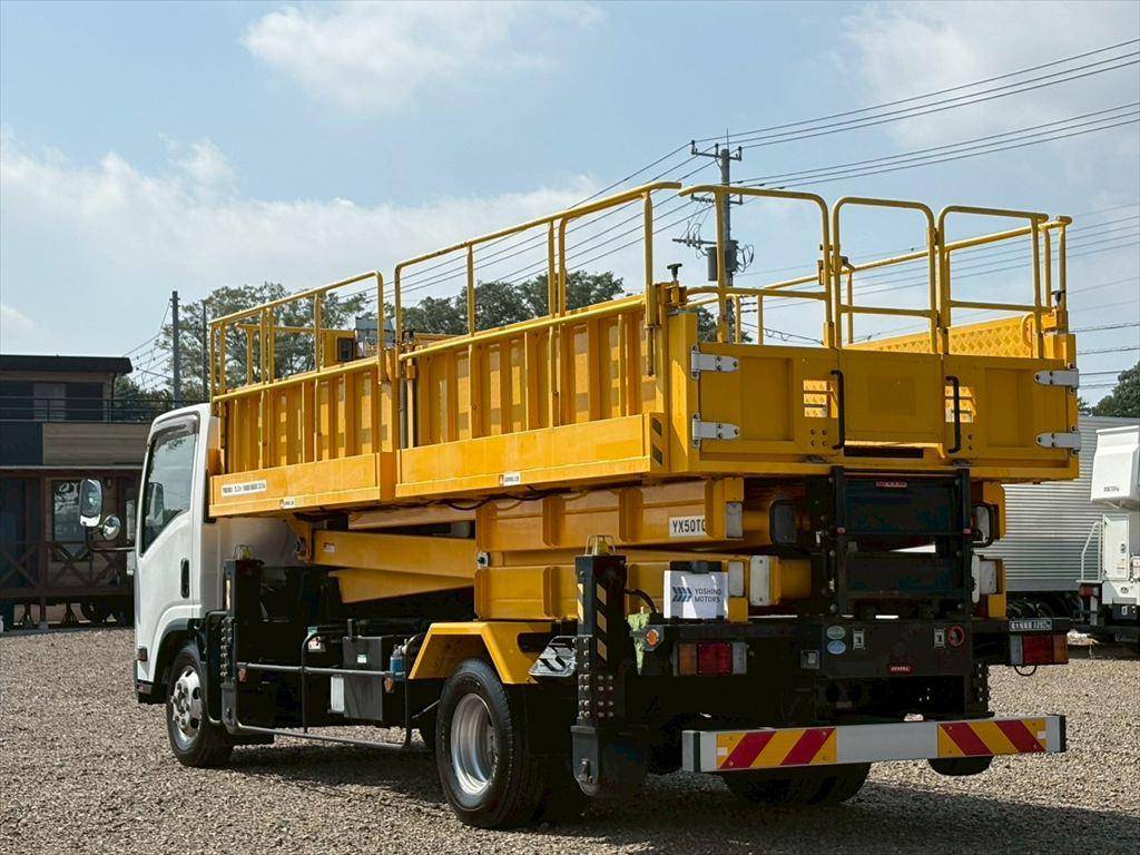 いすゞエルフ高所作業車小型（2t・3t）[写真02]