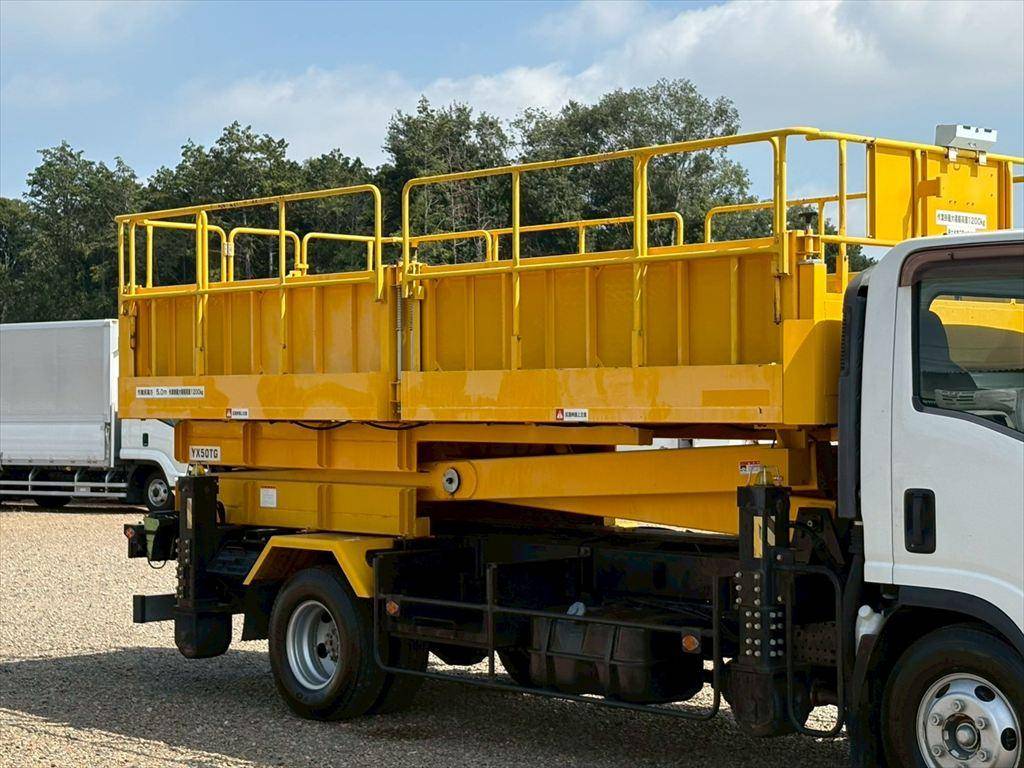 いすゞエルフ高所作業車小型（2t・3t）[写真04]