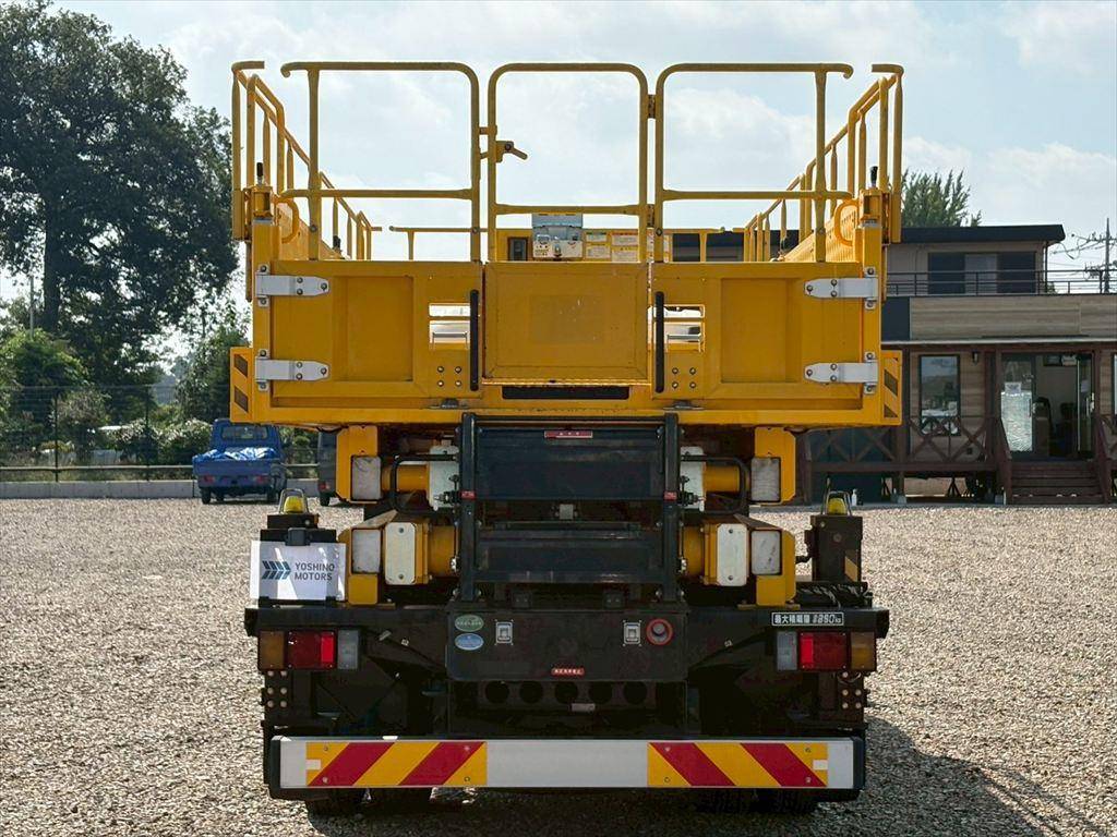 いすゞエルフ高所作業車小型（2t・3t）[写真06]