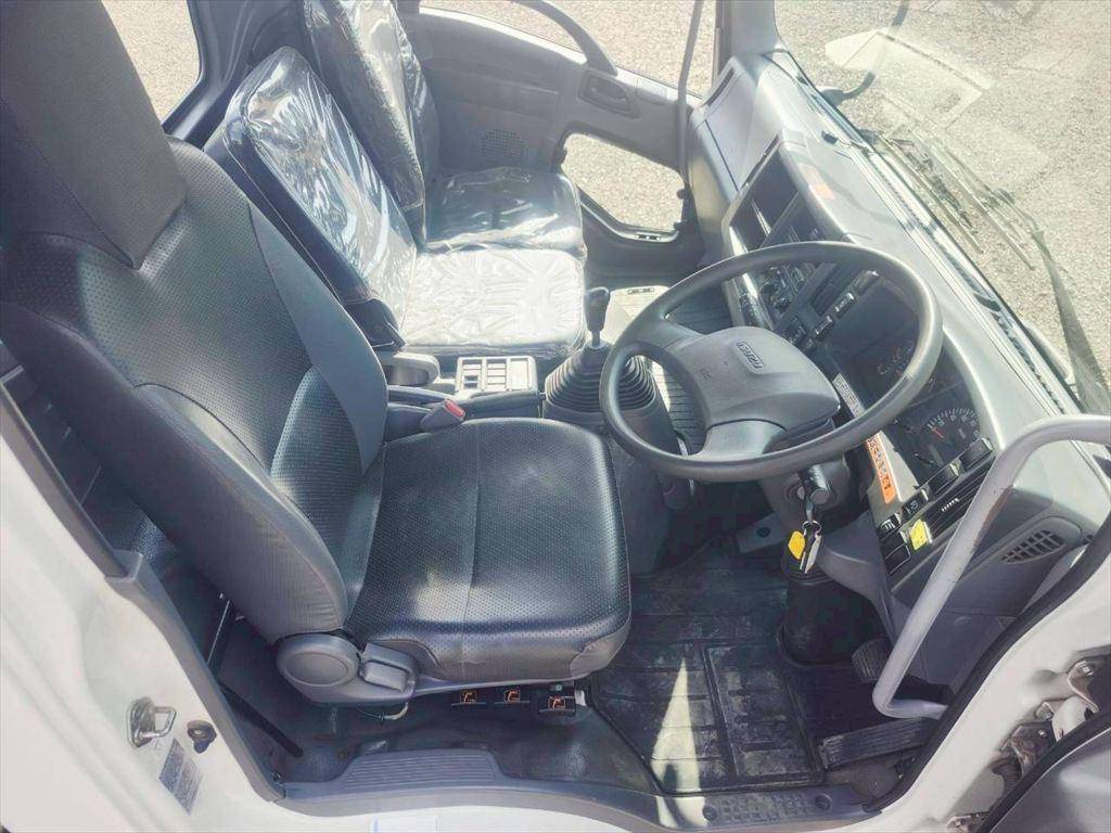 いすゞフォワードクレーン4段中型（4t）[写真19]