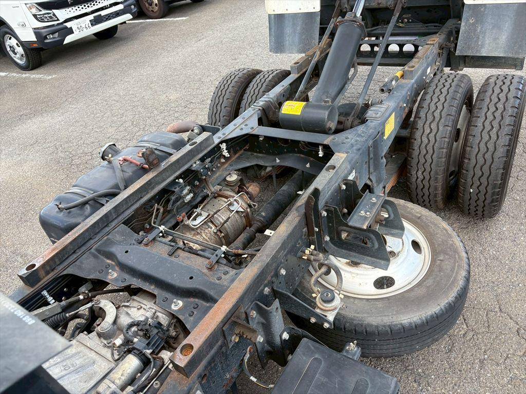 いすゞエルフダンプ小型（2t・3t）[写真13]