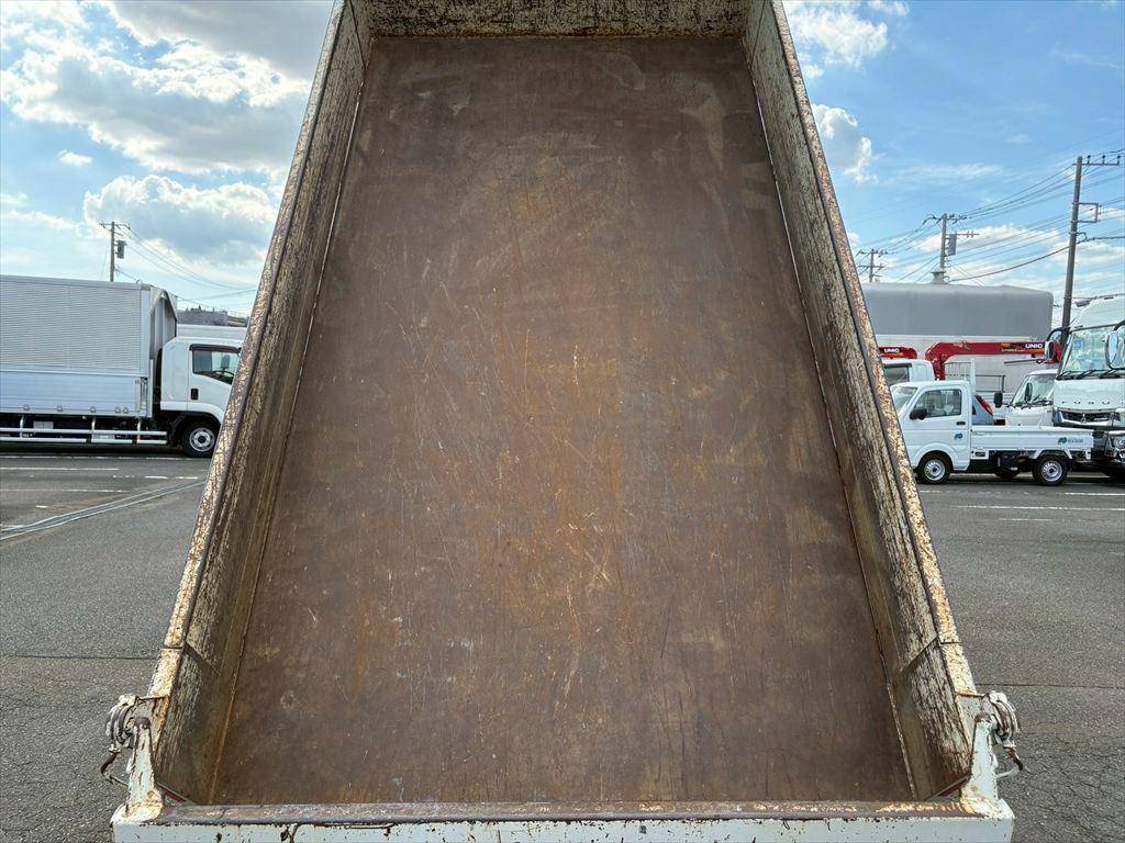 いすゞエルフダンプ小型（2t・3t）[写真08]