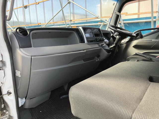 三菱ふそうキャンター冷凍車（冷蔵車）小型（2t・3t）[写真32]