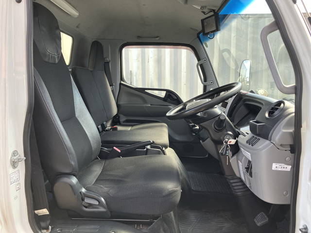 三菱ふそうキャンター冷凍車（冷蔵車）小型（2t・3t）[写真34]