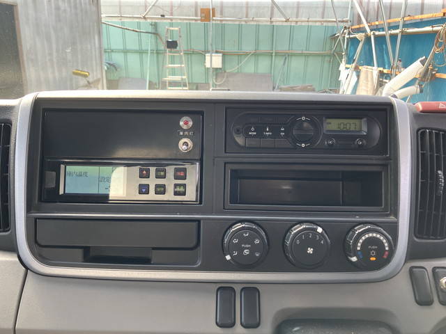 三菱ふそうキャンター冷凍車（冷蔵車）小型（2t・3t）[写真38]