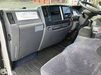 いすゞエルフクレーン4段小型（2t・3t）[写真31]