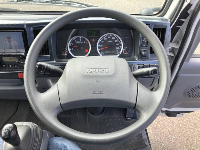 いすゞエルフクレーン4段小型（2t・3t）[写真37]