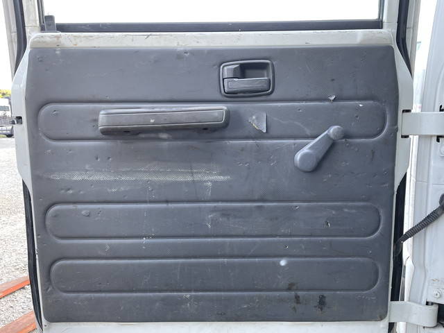 いすゞエルフダブルキャブ（Wキャブ）小型（2t・3t）[写真23]