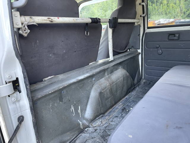 いすゞエルフダブルキャブ（Wキャブ）小型（2t・3t）[写真25]