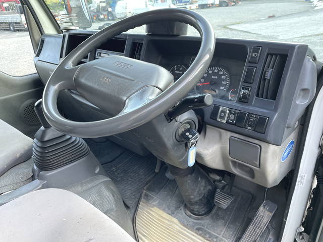 いすゞエルフダブルキャブ（Wキャブ）小型（2t・3t）[写真35]