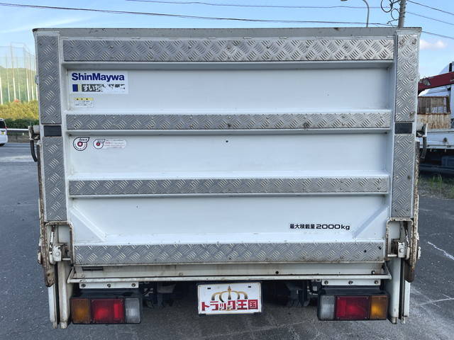 いすゞエルフダブルキャブ（Wキャブ）小型（2t・3t）[写真09]