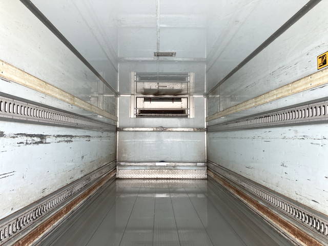 いすゞフォワード冷凍車（冷蔵車）中型（4t）[写真11]