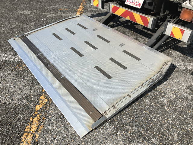 いすゞフォワード冷凍車（冷蔵車）中型（4t）[写真19]