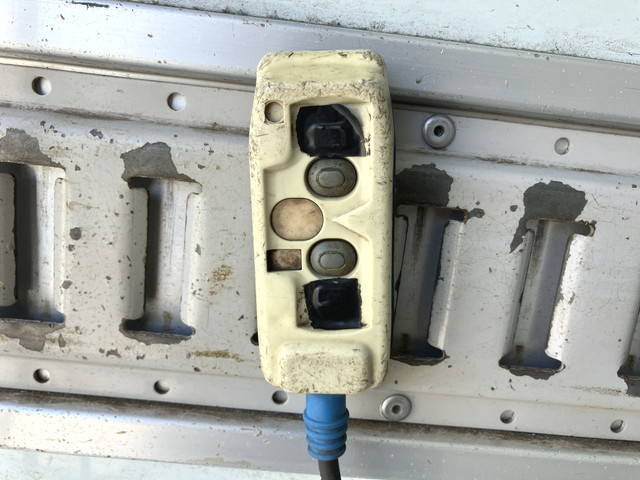 いすゞフォワード冷凍車（冷蔵車）中型（4t）[写真20]