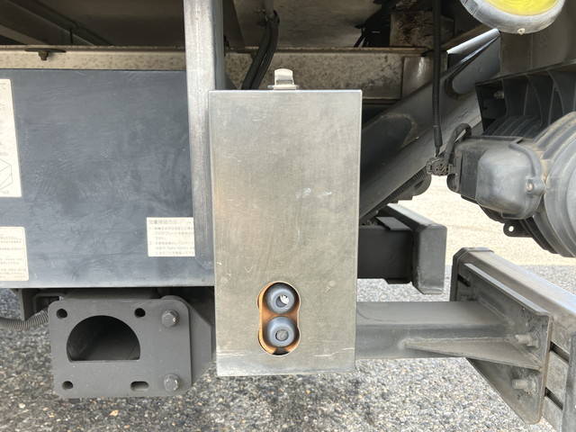 いすゞフォワード冷凍車（冷蔵車）中型（4t）[写真21]