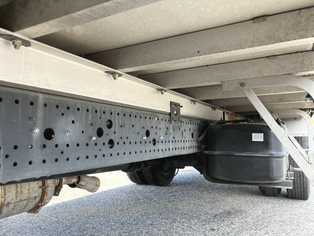 いすゞフォワード冷凍車（冷蔵車）中型（4t）[写真23]