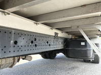 いすゞフォワード冷凍車（冷蔵車）中型（4t）[写真24]