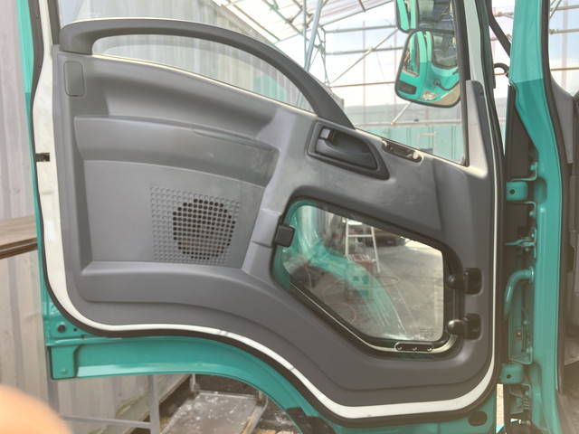 いすゞフォワード冷凍車（冷蔵車）中型（4t）[写真29]