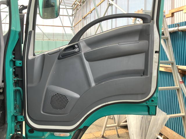 いすゞフォワード冷凍車（冷蔵車）中型（4t）[写真30]