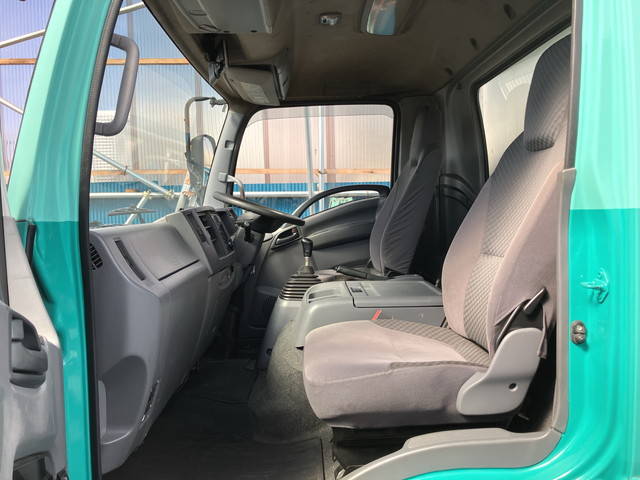 いすゞフォワード冷凍車（冷蔵車）中型（4t）[写真32]