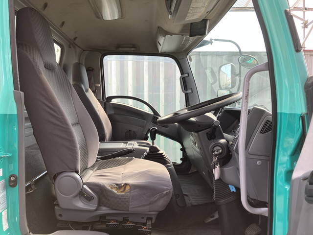 いすゞフォワード冷凍車（冷蔵車）中型（4t）[写真33]