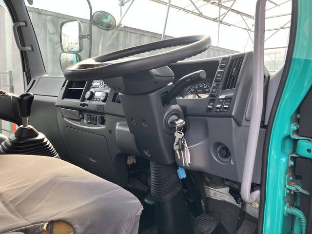 いすゞフォワード冷凍車（冷蔵車）中型（4t）[写真34]