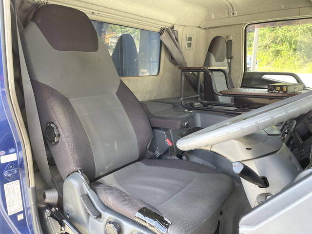 三菱ふそうスーパーグレートダンプ大型（10t）[写真32]