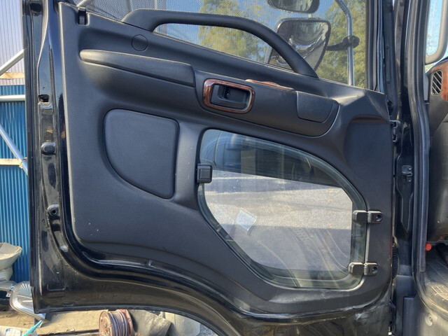 日野レンジャーミキサー車（コンクリートミキサー）増トン（6t・8t）[写真26]