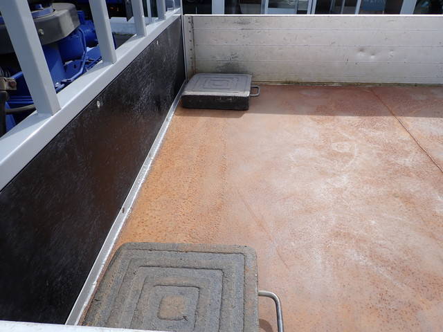 UDトラックスコンドルクレーン3段小型（2t・3t）[写真10]