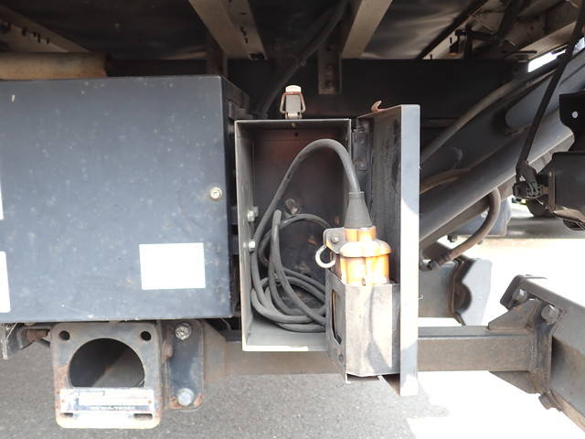 日野レンジャーアルミバン中型（4t）[写真08]